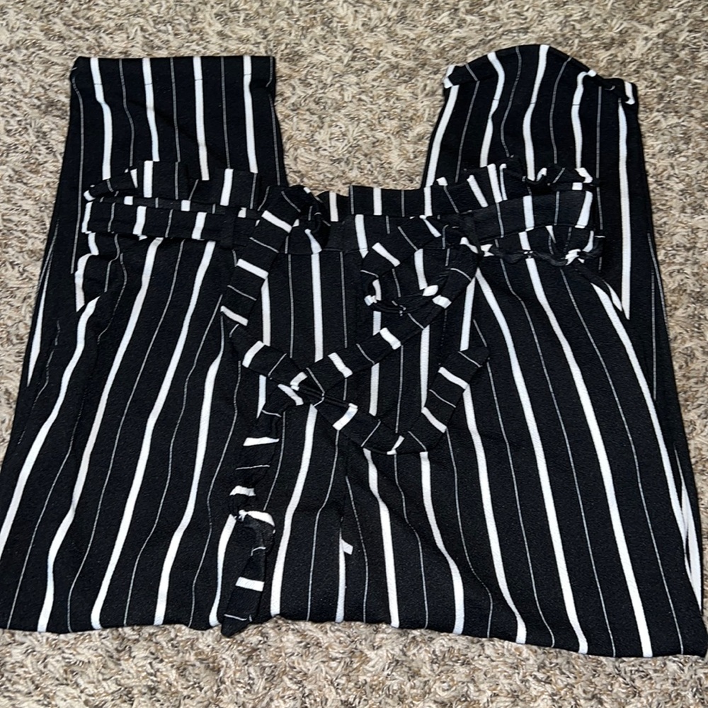 Ruffle pants